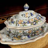 Soup tureen on its dish in Desvres earthenware, Rouen decor by Géo Martel