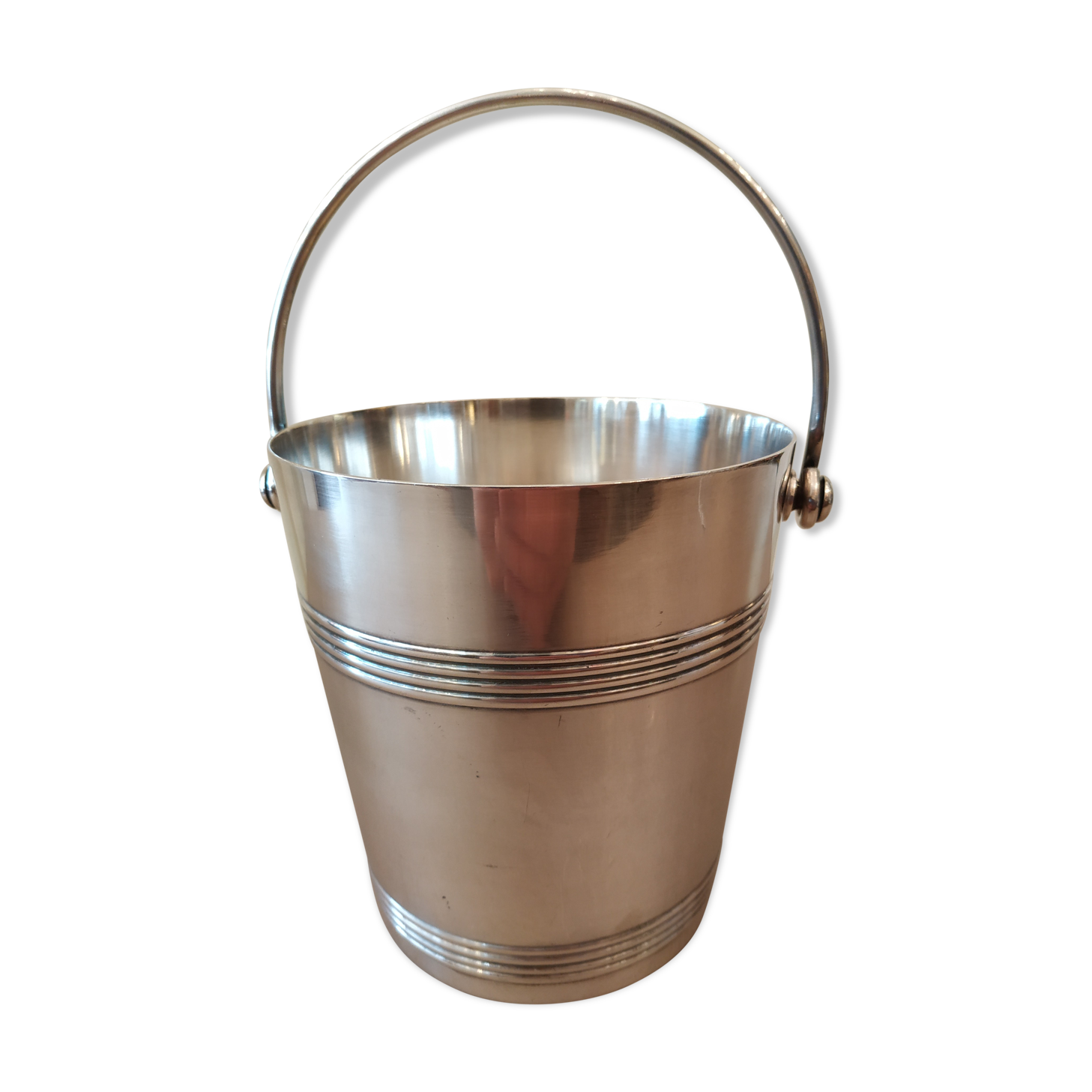 Ice bucket