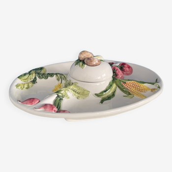 Aperitif vegetable dish with slip compartments