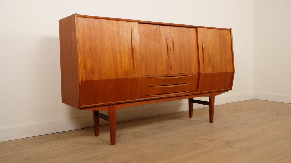 Buffet en teck, années 1960