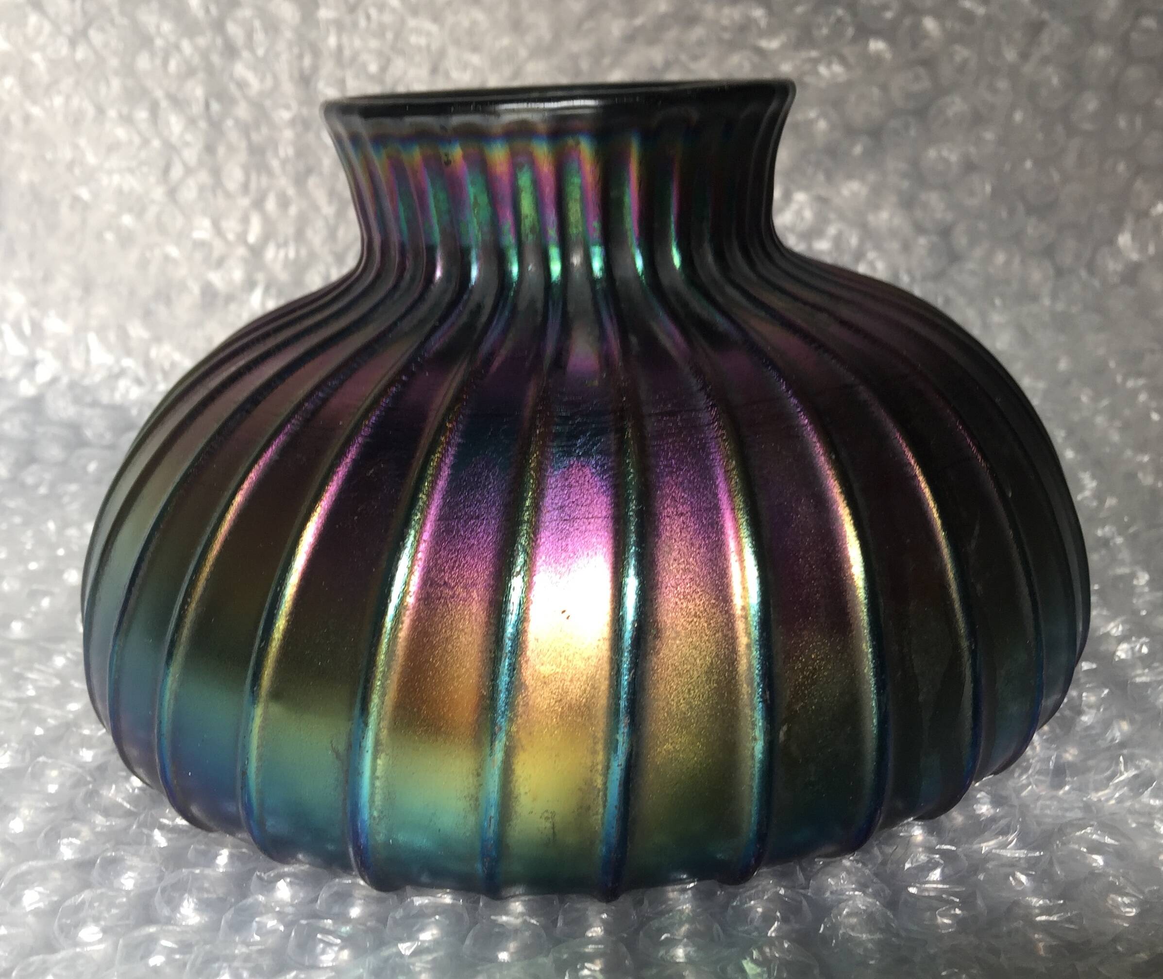 Vase with flat ribbed iridescent glass "peacock feather"