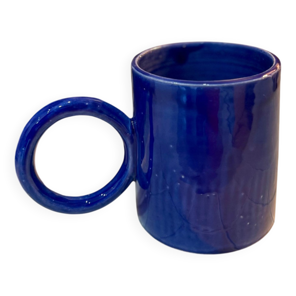 Mug tasse céramique bleu majorelle roi fait main design anse donut