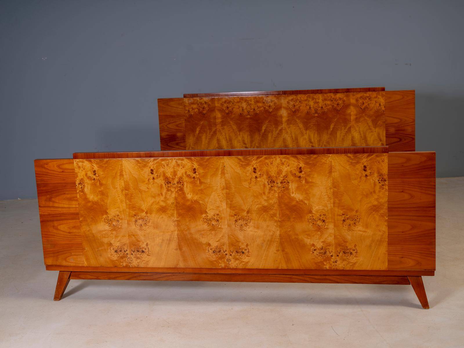 Vintage Czechoslovak bedroom set with burl veneer, bed and pair of nightstands, mid-20th century, 180 × 195 cm
