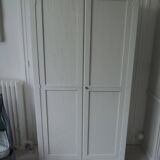 Vintage Parisian wardrobe re-enchanted in pearl gray.