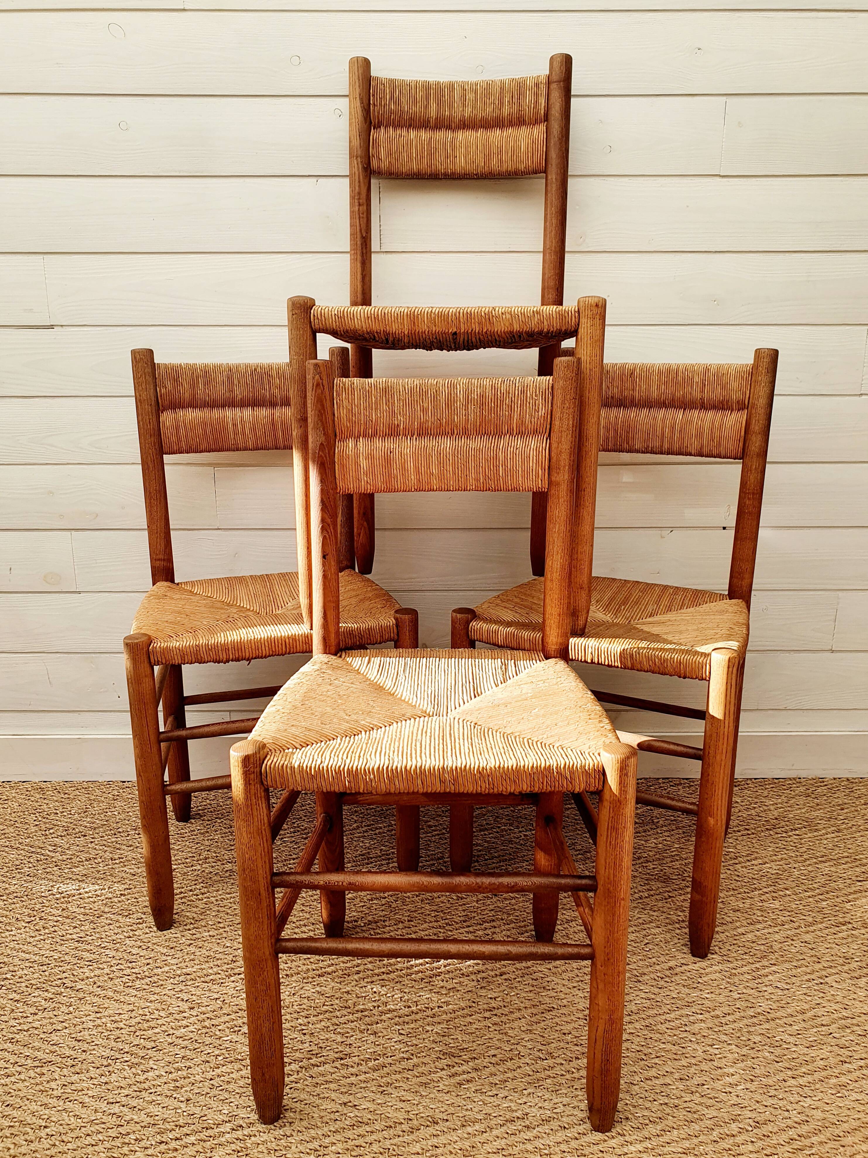 Series of 4 seat chairs and mulched backrest