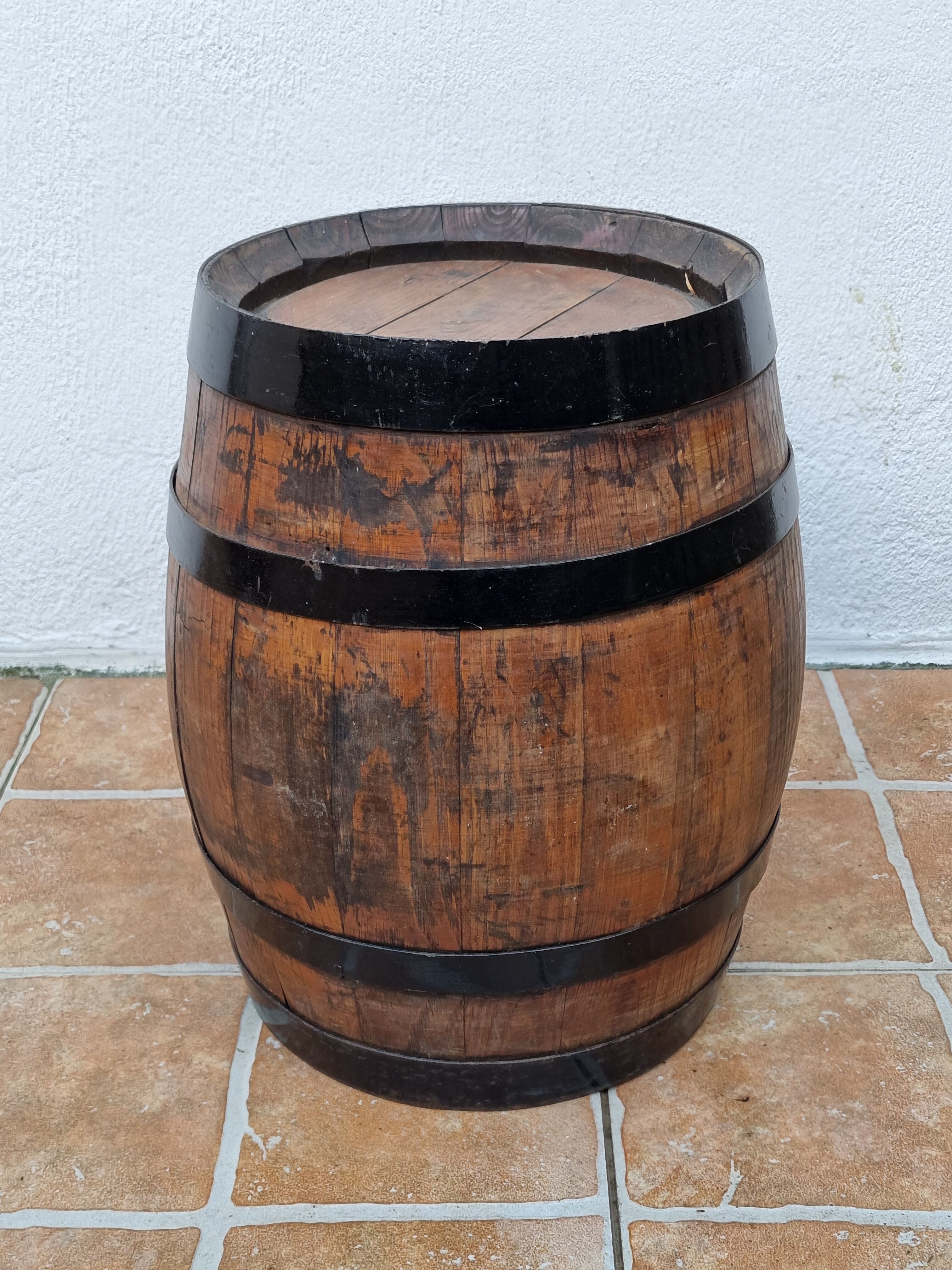 Barrel in oak surrounded by ancient metal, 38 cm