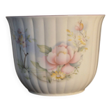 Porcelain cache pot