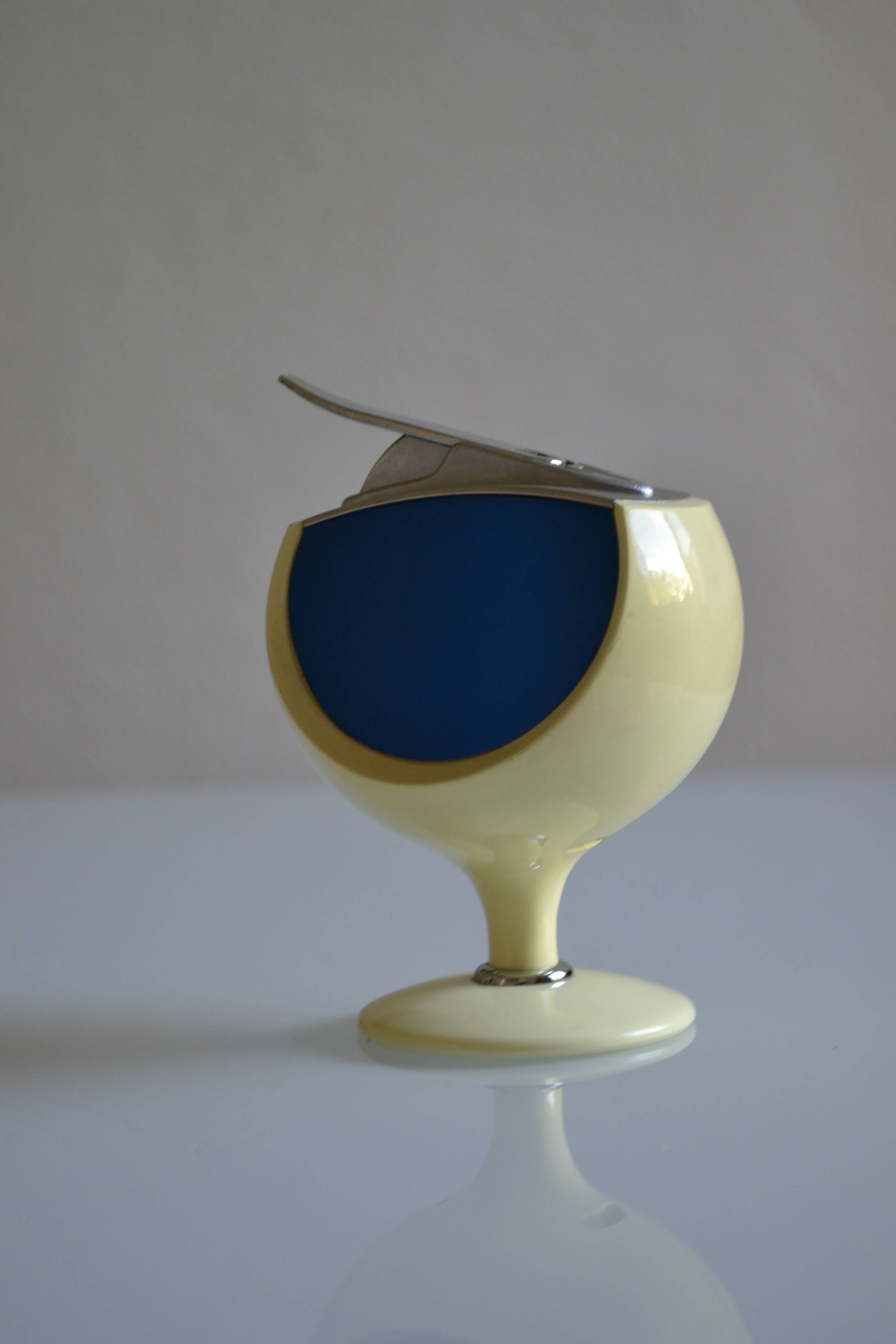 Maruman T26 Sharon table lighter Japan Space Age 1970 tulip base