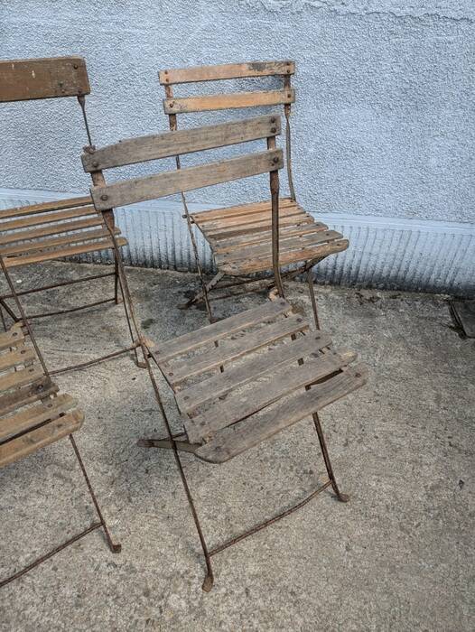 Set of folding garden chairs