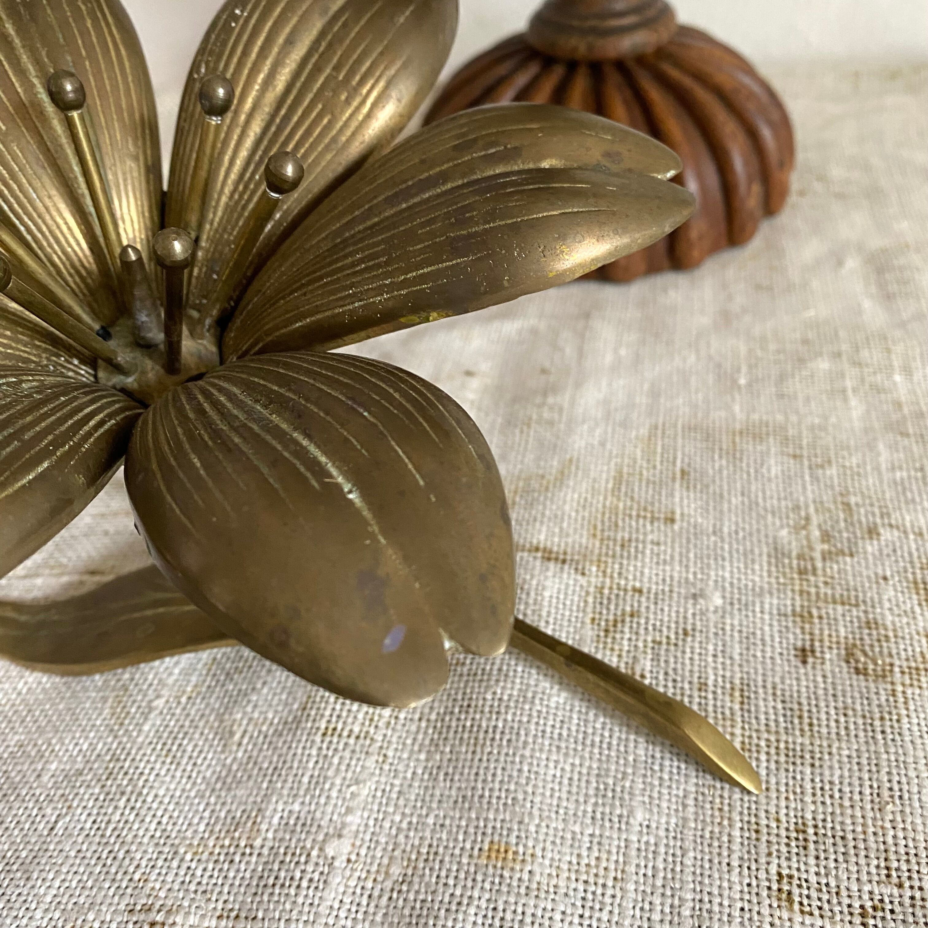 Brass flower, petal ashtray from the 60s and 70s