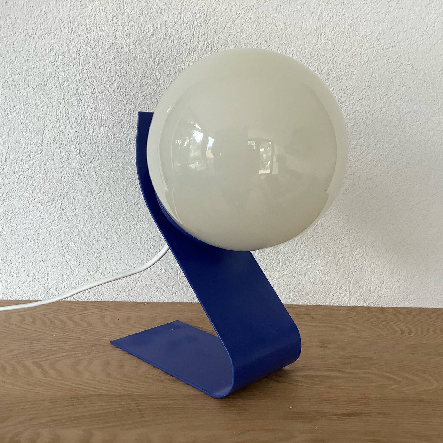 2 minimalist post-modern metal lamps
