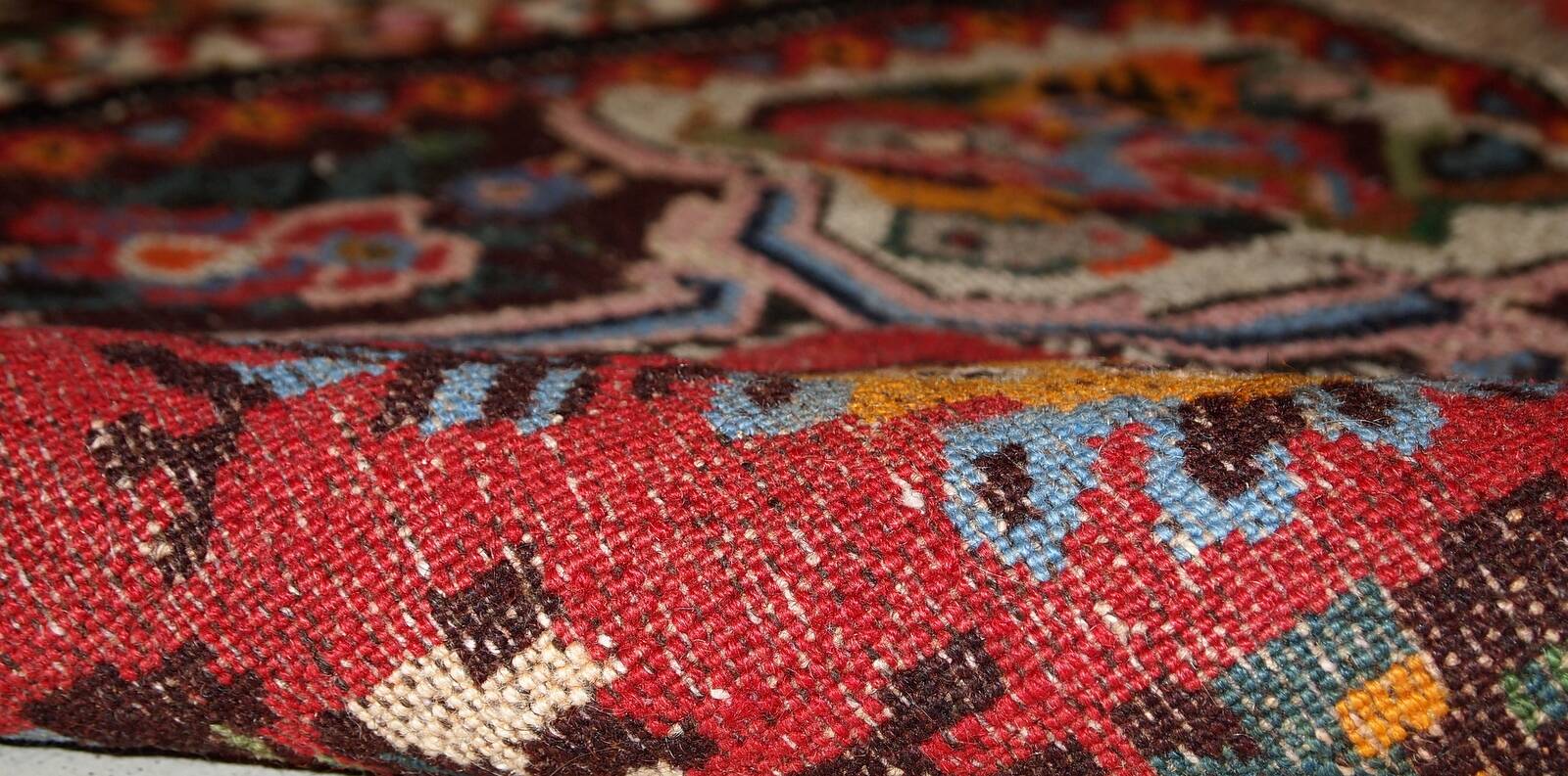 Tapis vintage fait main Bakhtiari persan 114cm x 152cm (1970s)