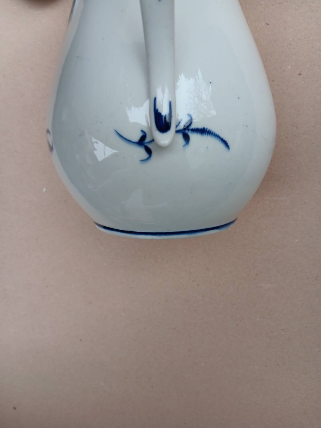 Porcelain coffee pot
