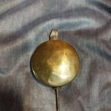 Ancienne pendule murale œil de bœuf hublot rond dans sa caisse en bois + balancier + clé