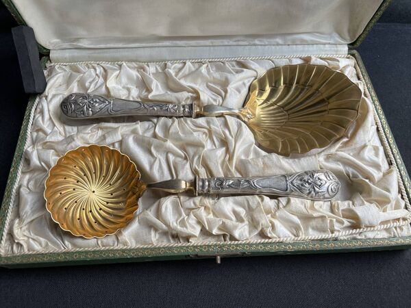 Coffret couverts de service à fraises argent 800/1000ème et vermeil - France - Fin du XIXè