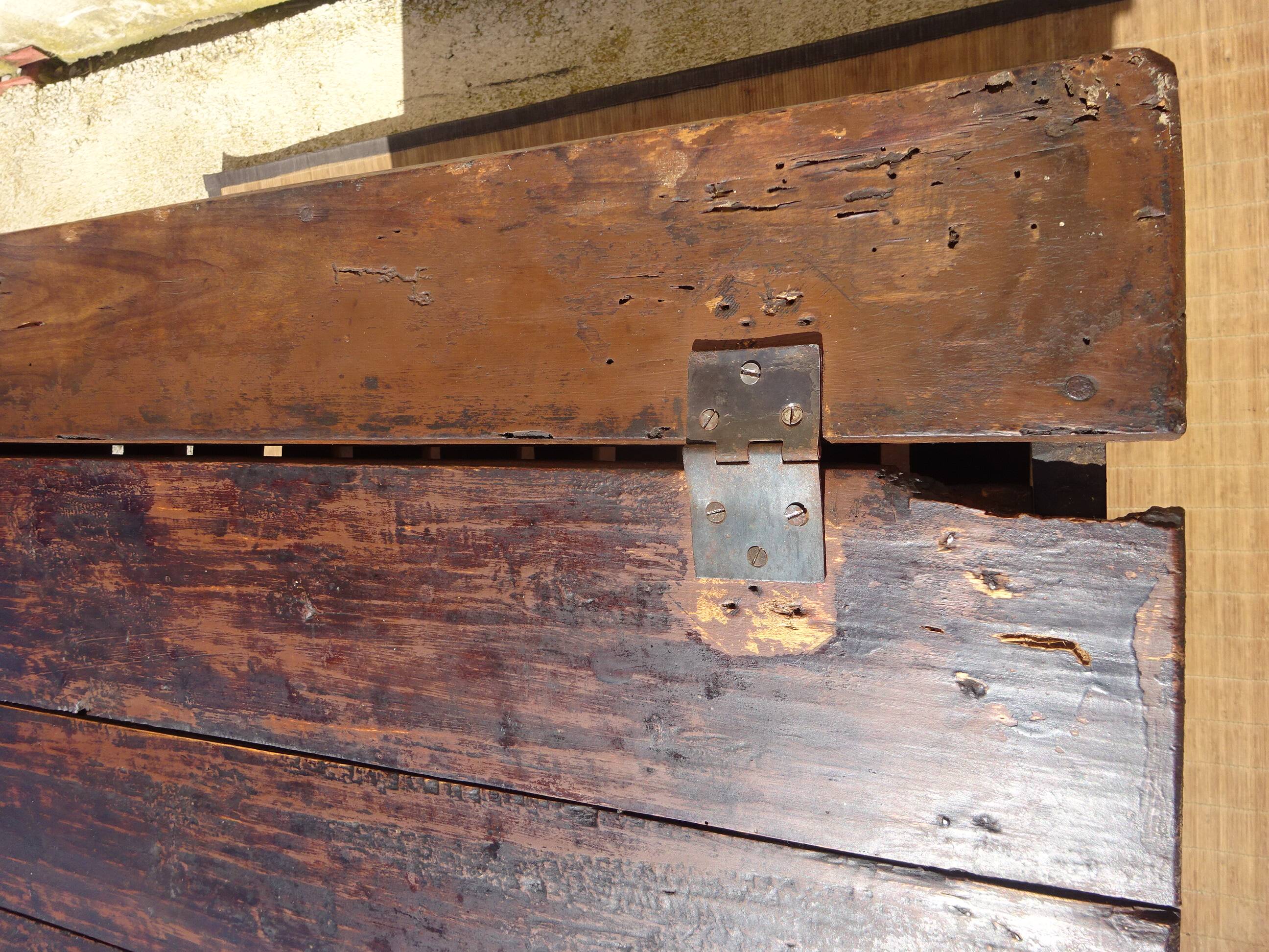 Antique coffre égouttoir en chêne massif