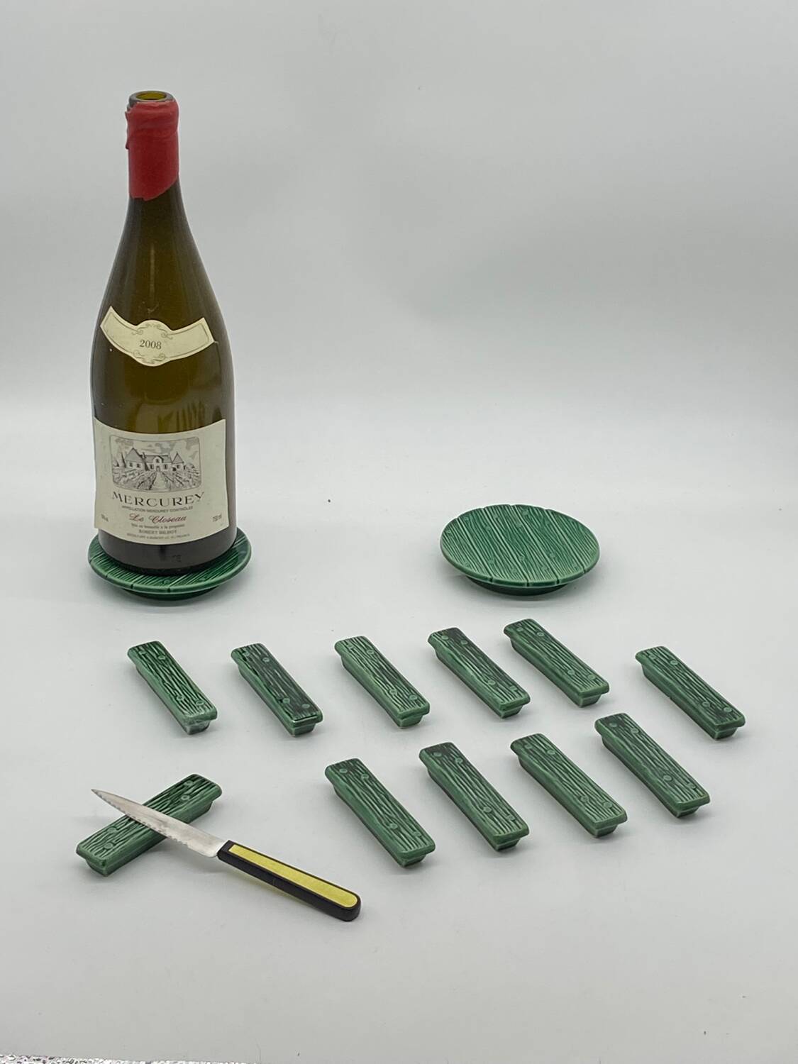 Knife holder/bottle rest service green ceramic wooden board