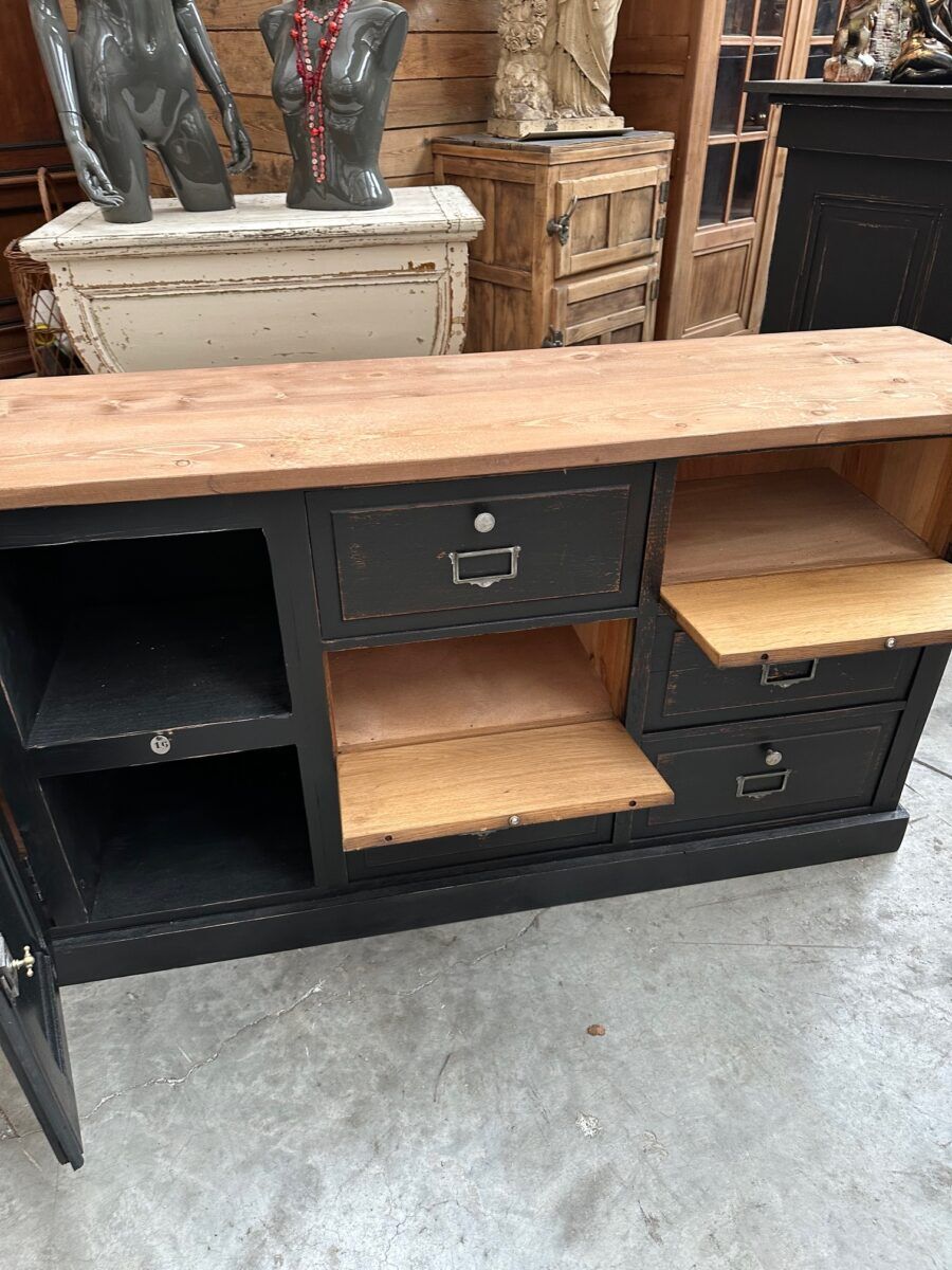 Handcrafted enfilade