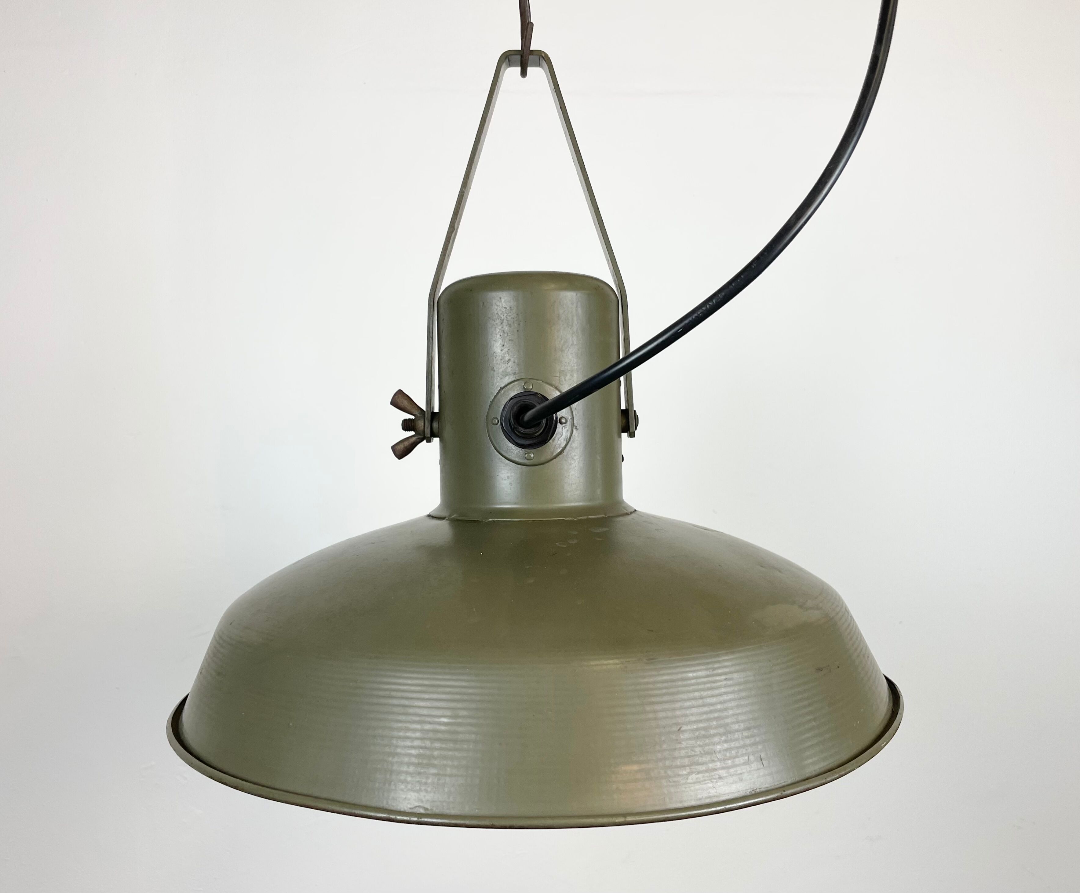 Vintage green army pendant lamp, 1960s