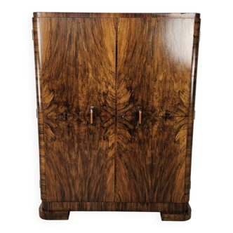 Art Decò Linear Sideboard in Walnut