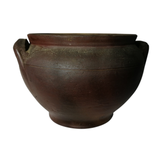 Stoneware pot
