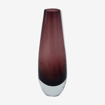 Purple Scandinavian-style glass cup vase