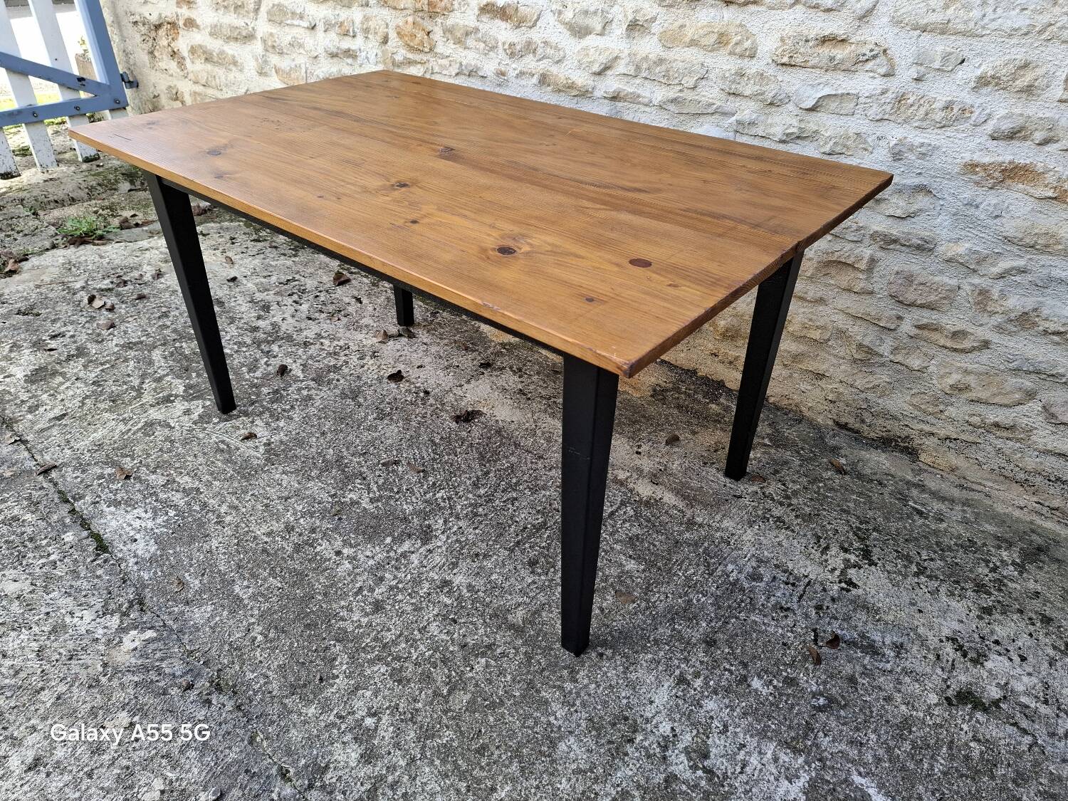 Farm table