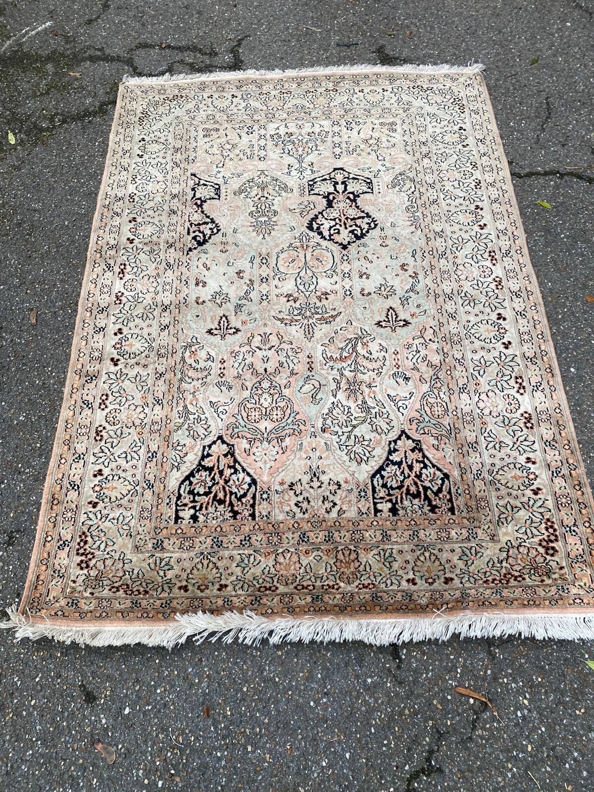Handmade Persian rug beige cashmere wool from India 127x190cm