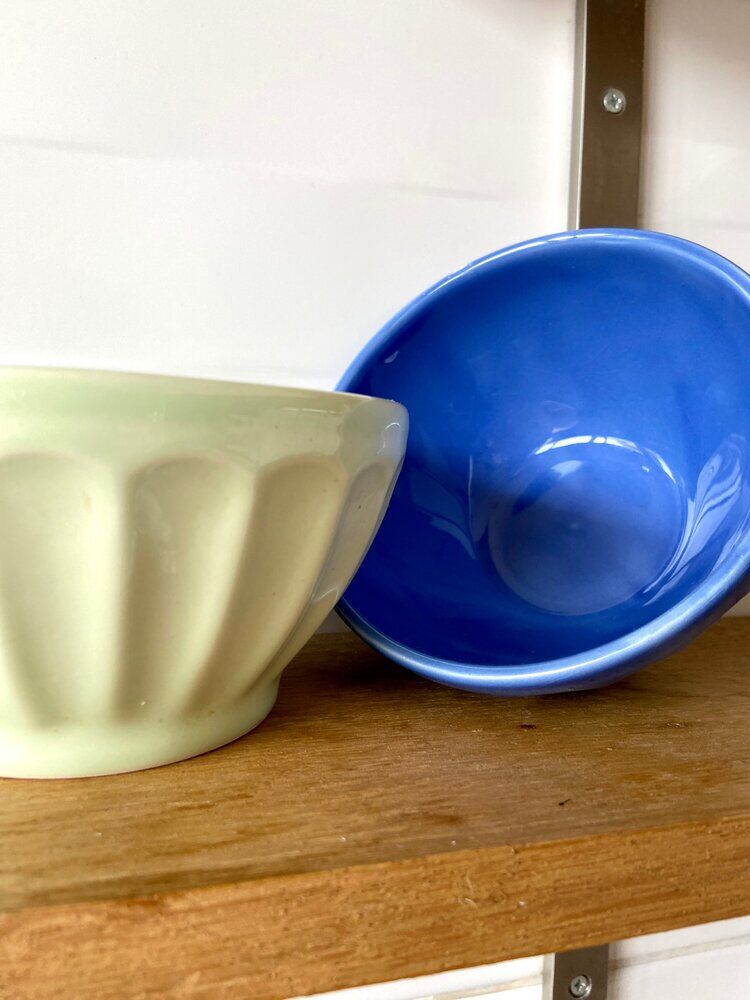 2 enamelled ceramic bowls