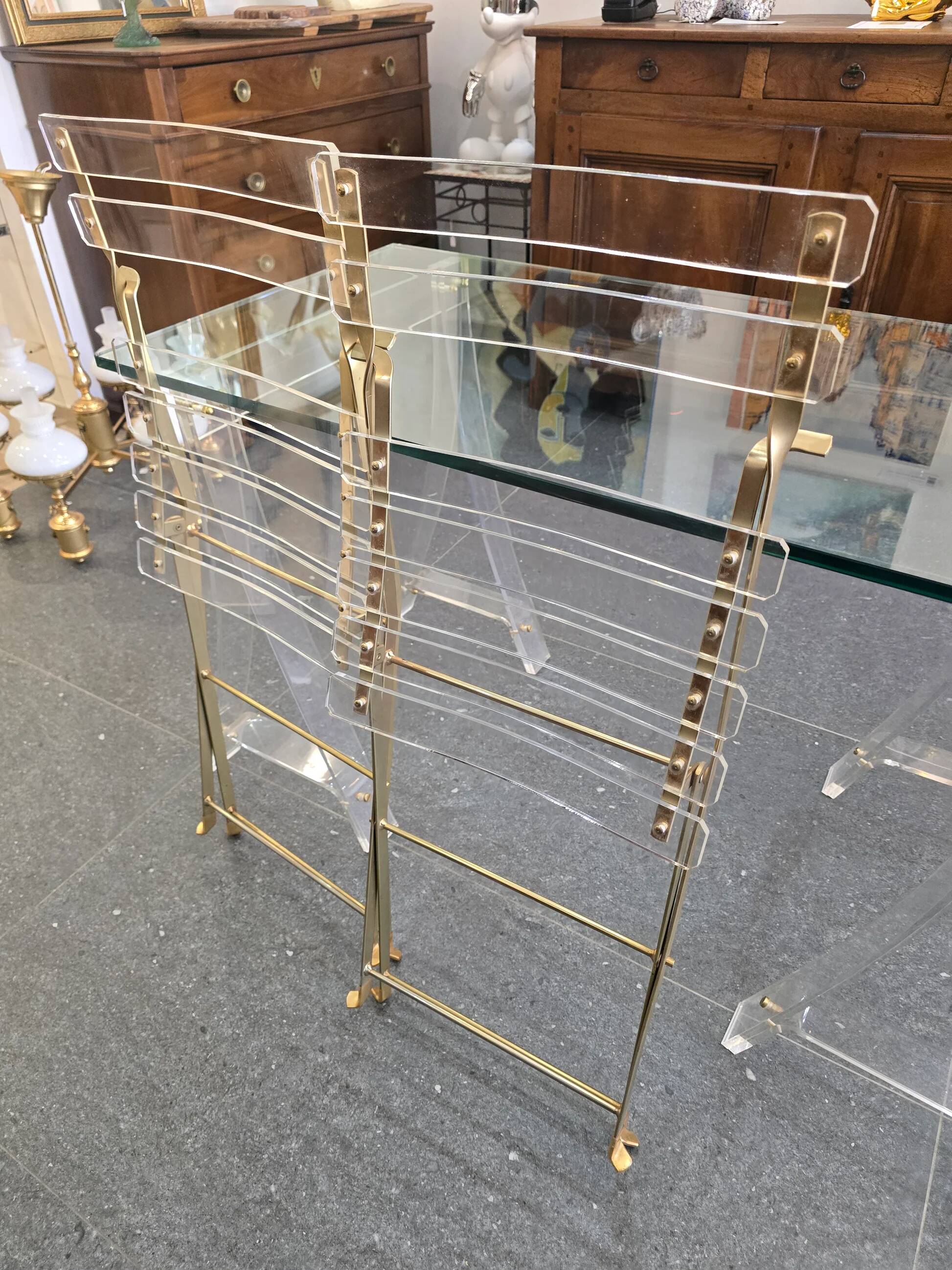 Marais International – Table and 2 chairs "The Invisibles by Marais"