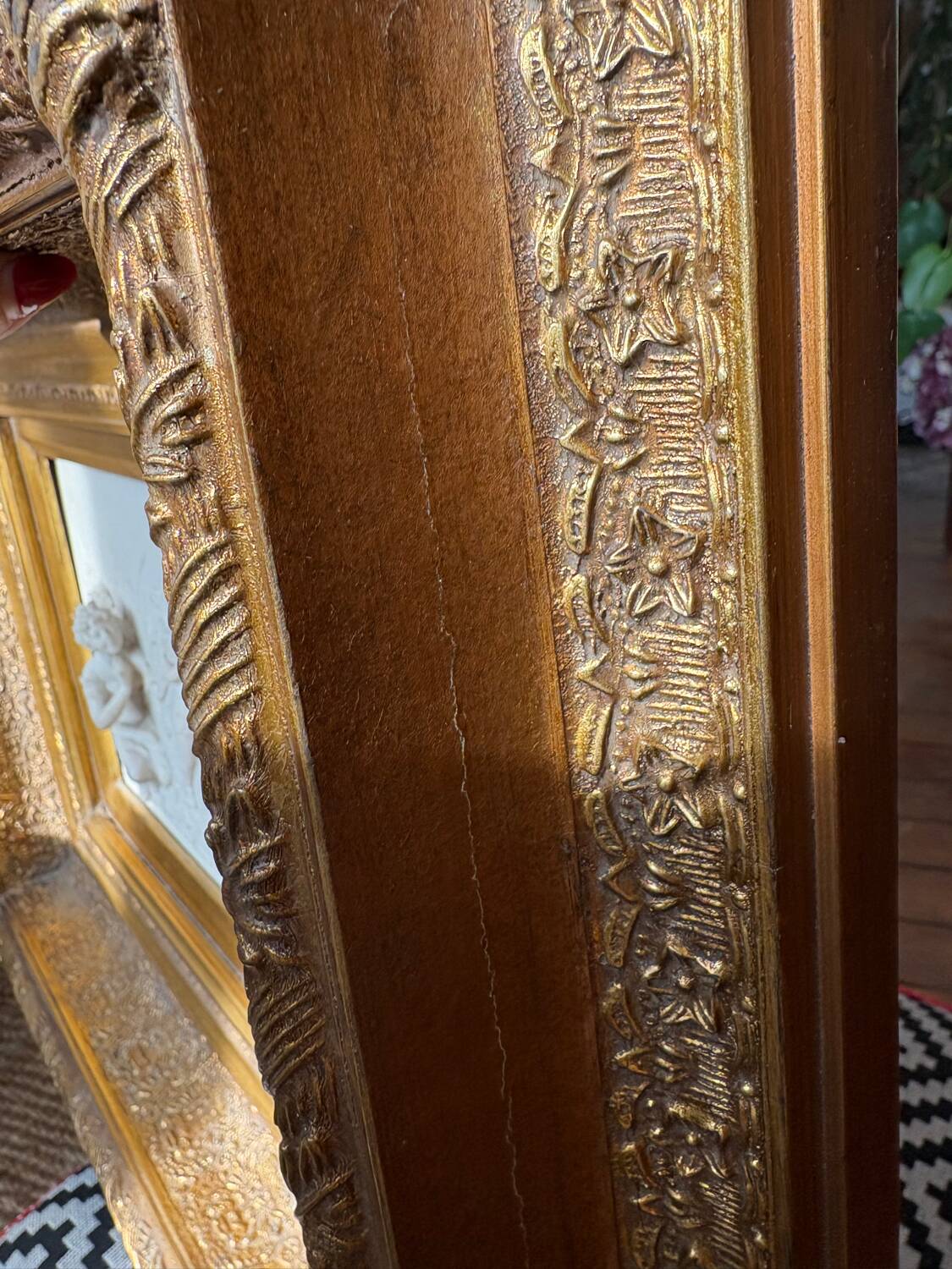 Marble bas-relief tableau of Putti