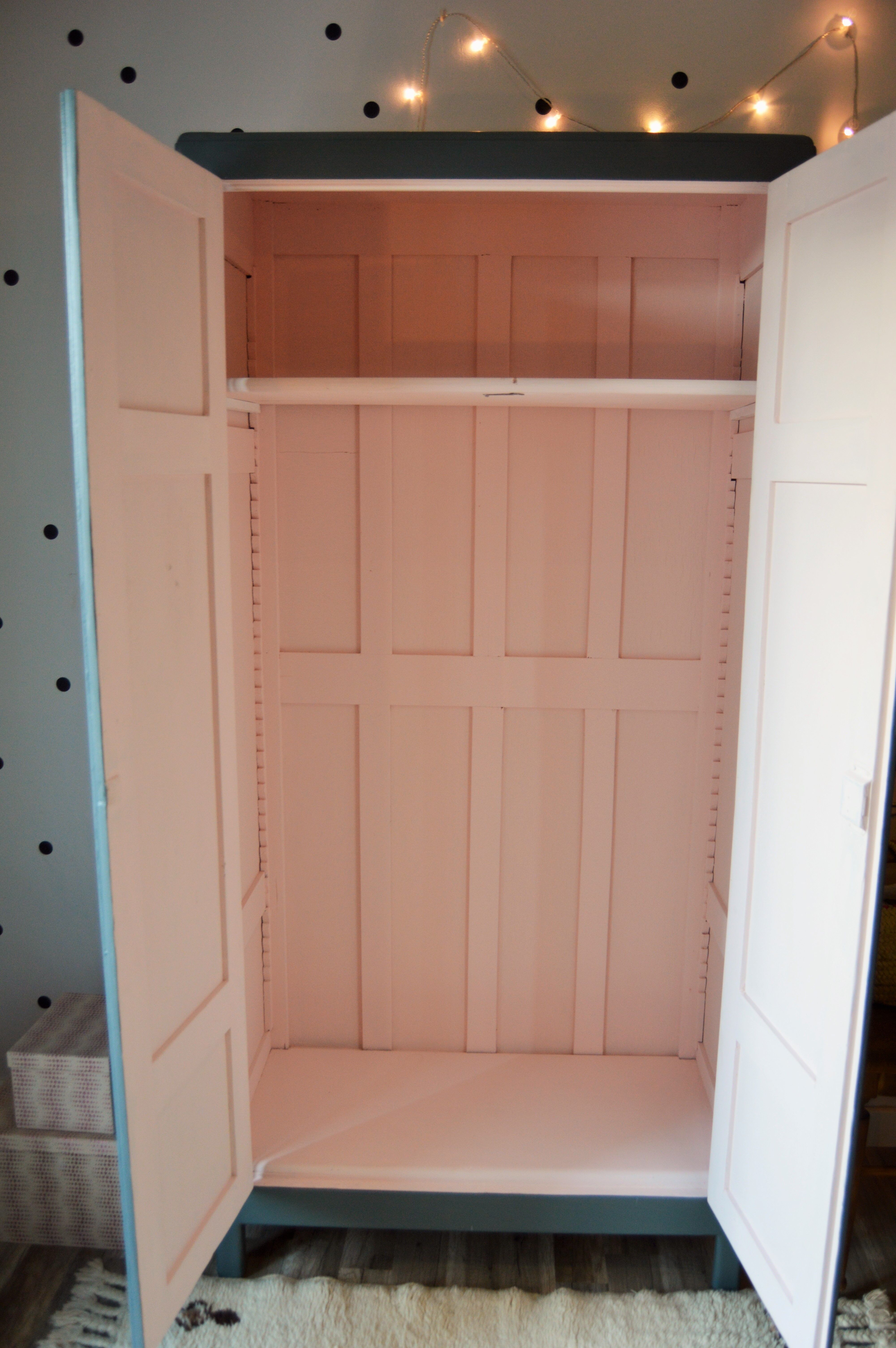 Cabinet vintage old locker room