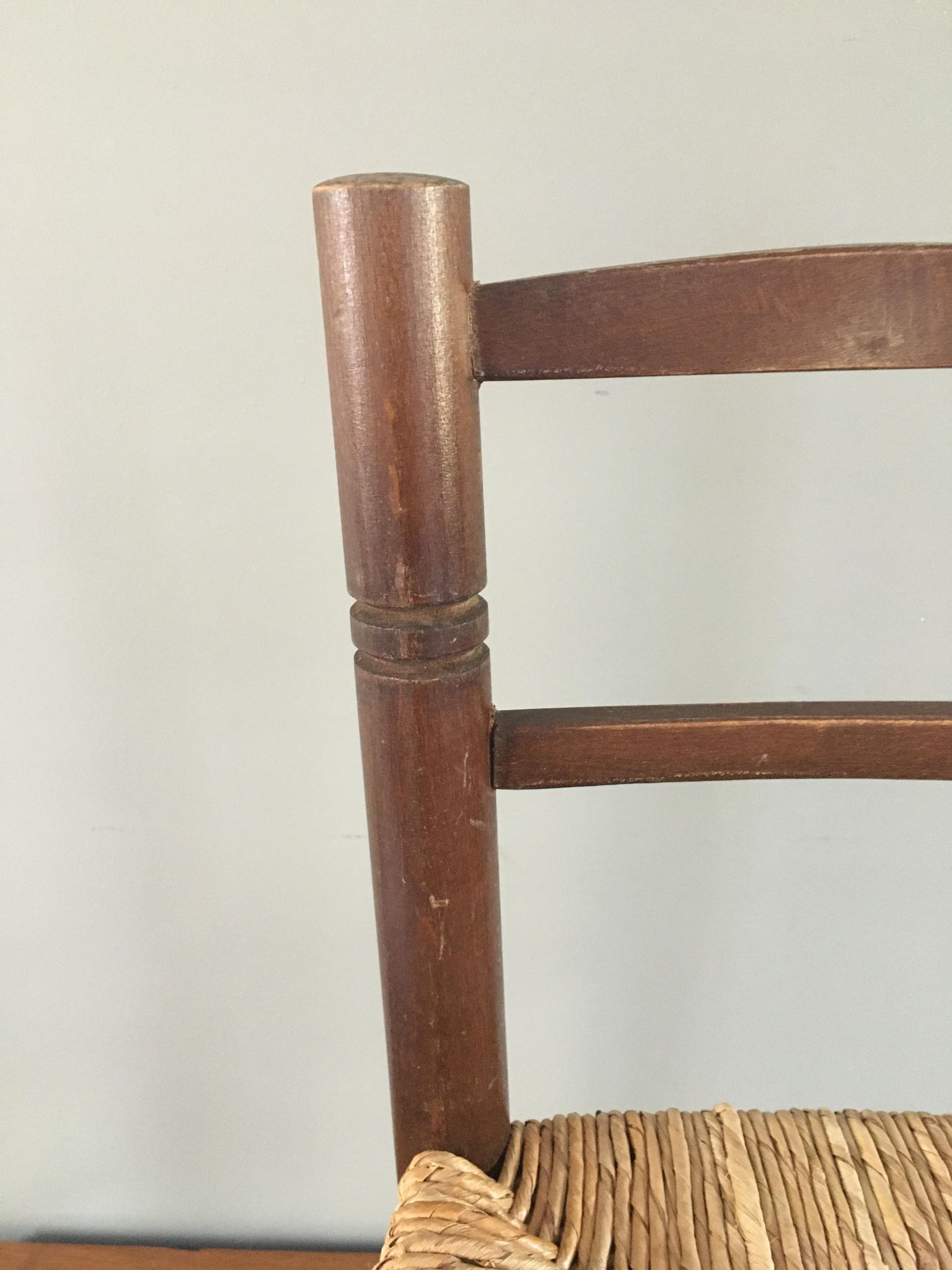 Chaise bois et paille vintage pour enfant
