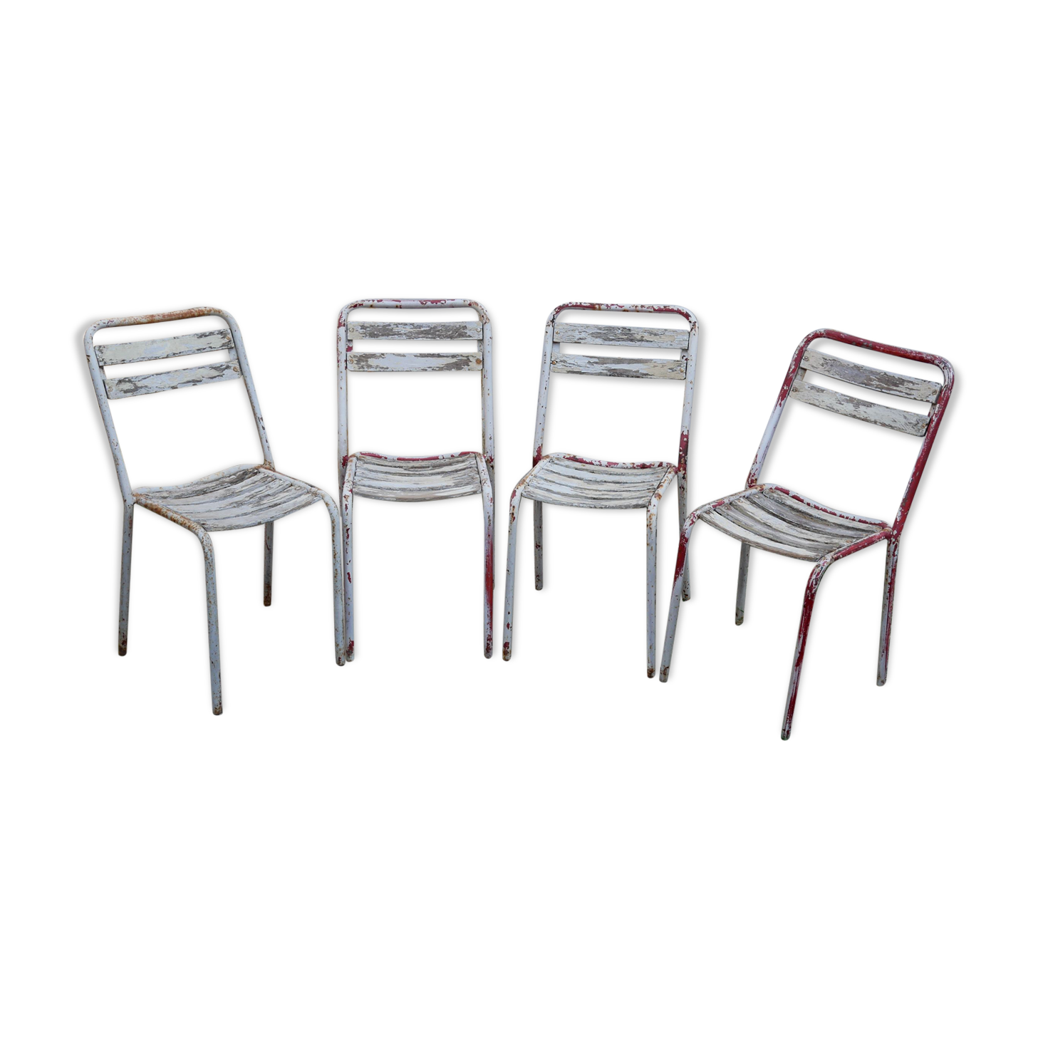 Chaises Tolix t2 par Xavier Pauchard