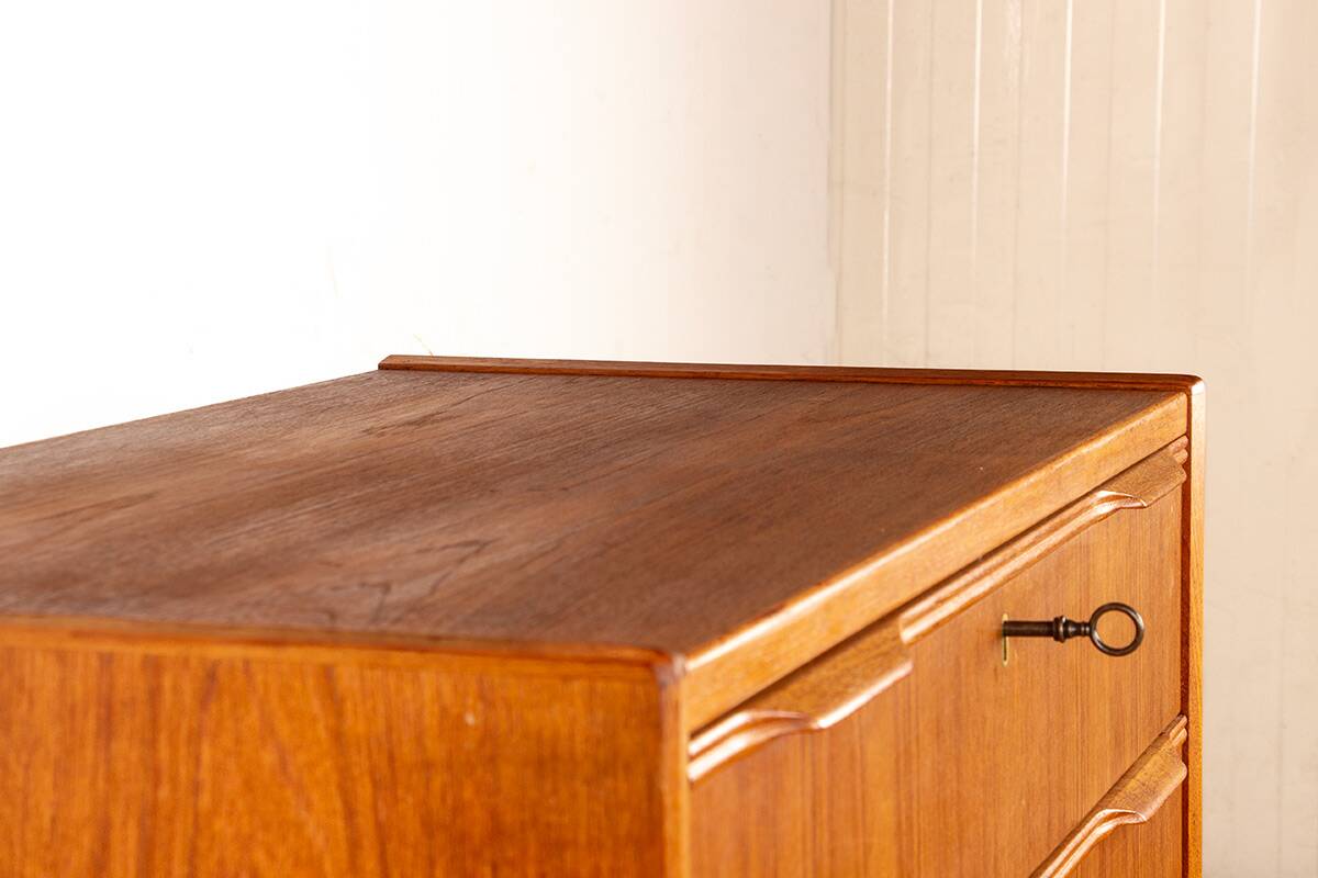 Commode Danoise 4 tiroirs en teck par Henning Jørgensen pour Fredericia.