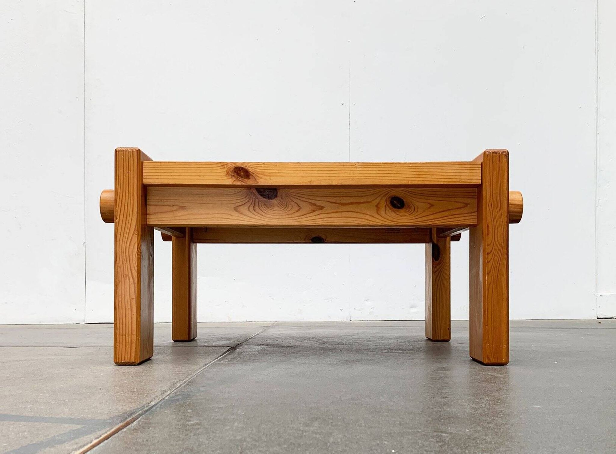 Vintage Scandinavian brutalist coffee table in Swedish pine by Yngve Ekström for Swedese, 1970s.