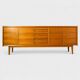 Buffet architectural moderne du milieu du siècle en Okoumé de première qualité.