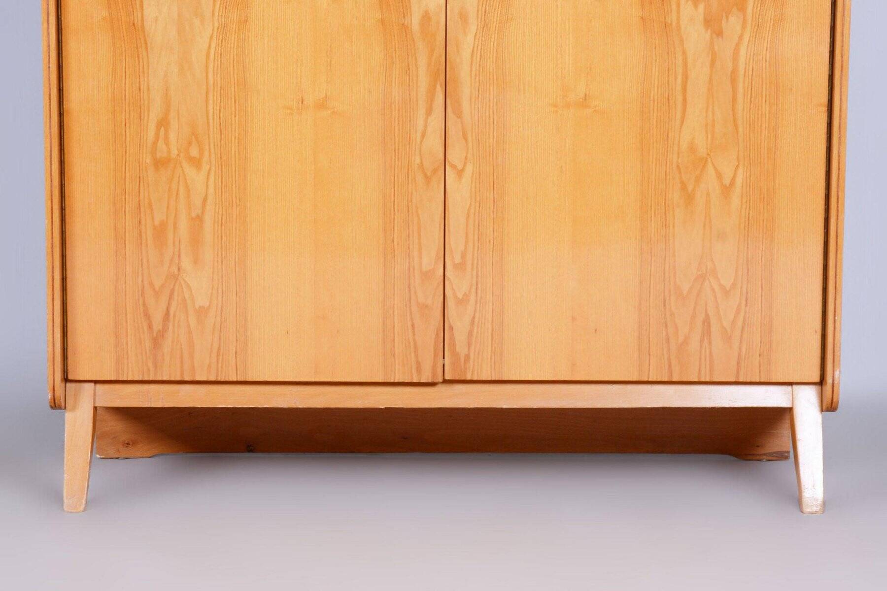 Mid-Century Modern Wardrobe in Ash from Tatra Pravenec, Czech, 1950s