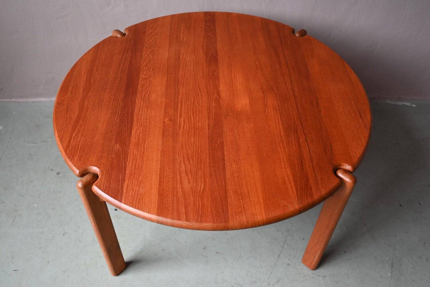 Solid wood coffee table, organic Scandinavian design, vintage retro 80s.