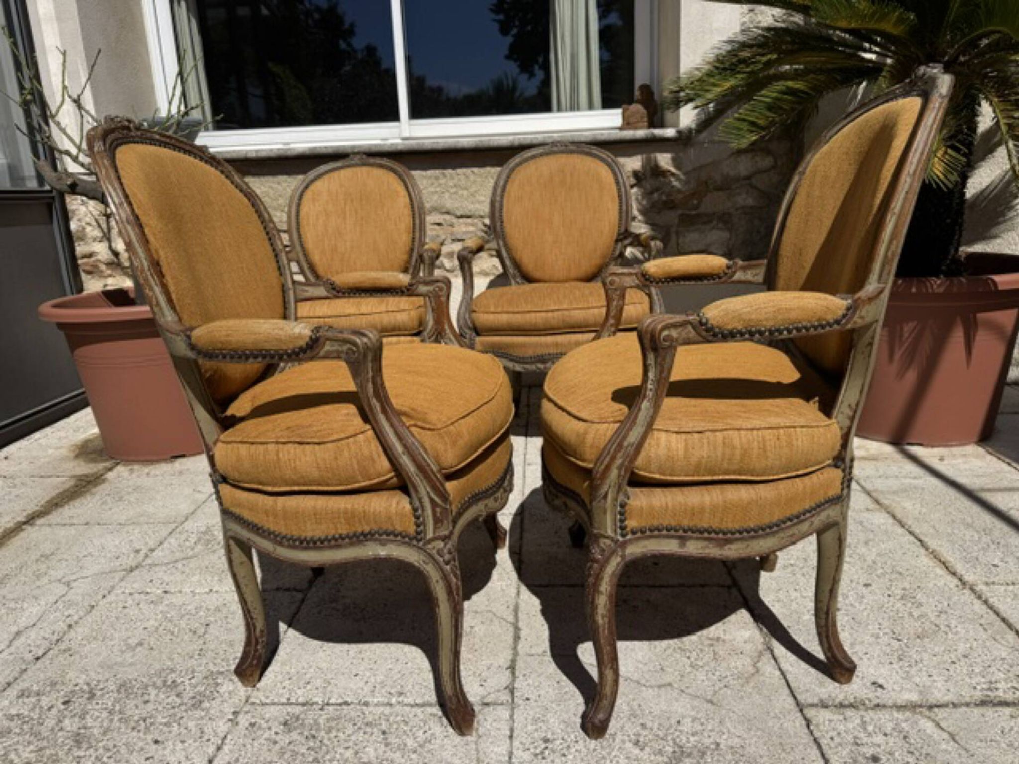 Set of four cabriolet armchairs from the late 19th century in Louis XV style.