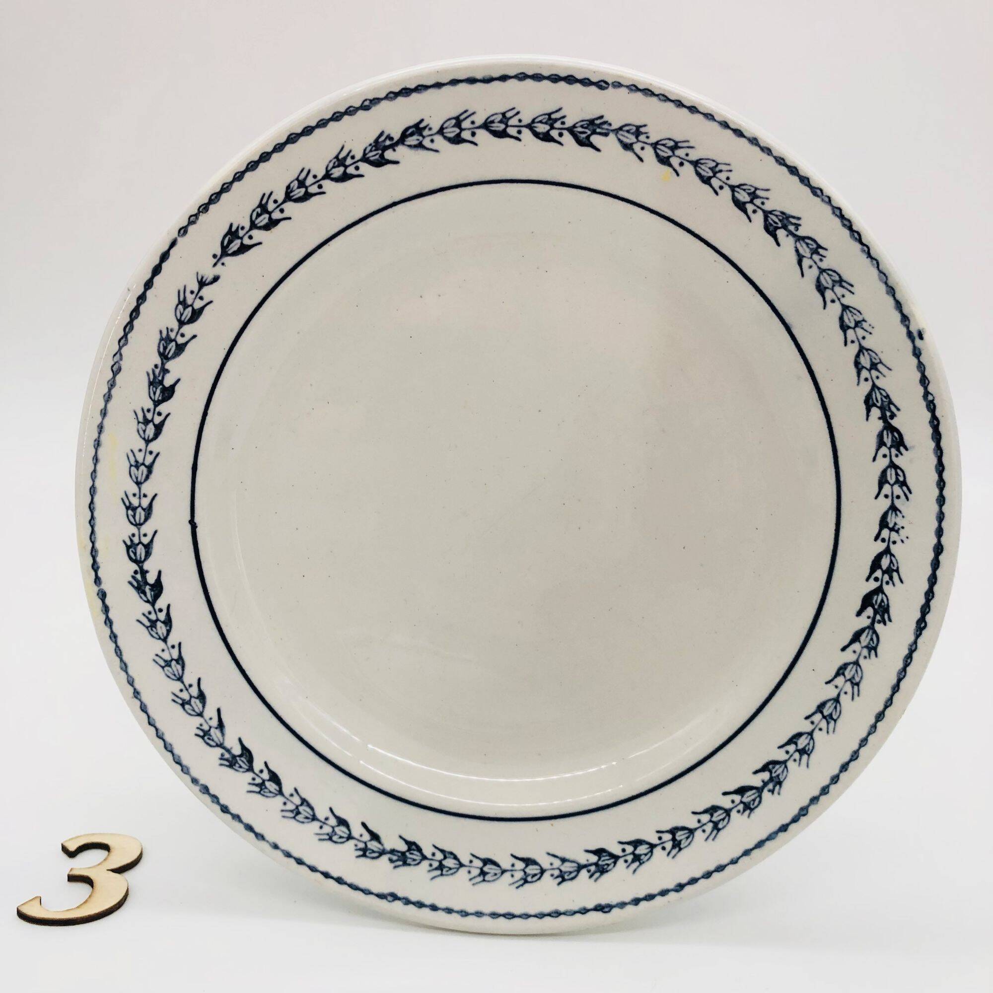 6 dessert plates, "St Amand and Hamage"