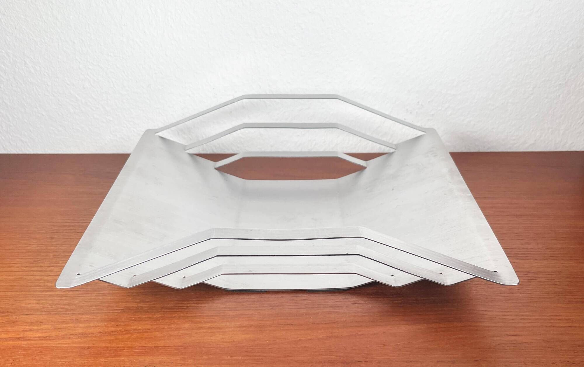 Minimalist postmodern metal fruit bowl, 1980s