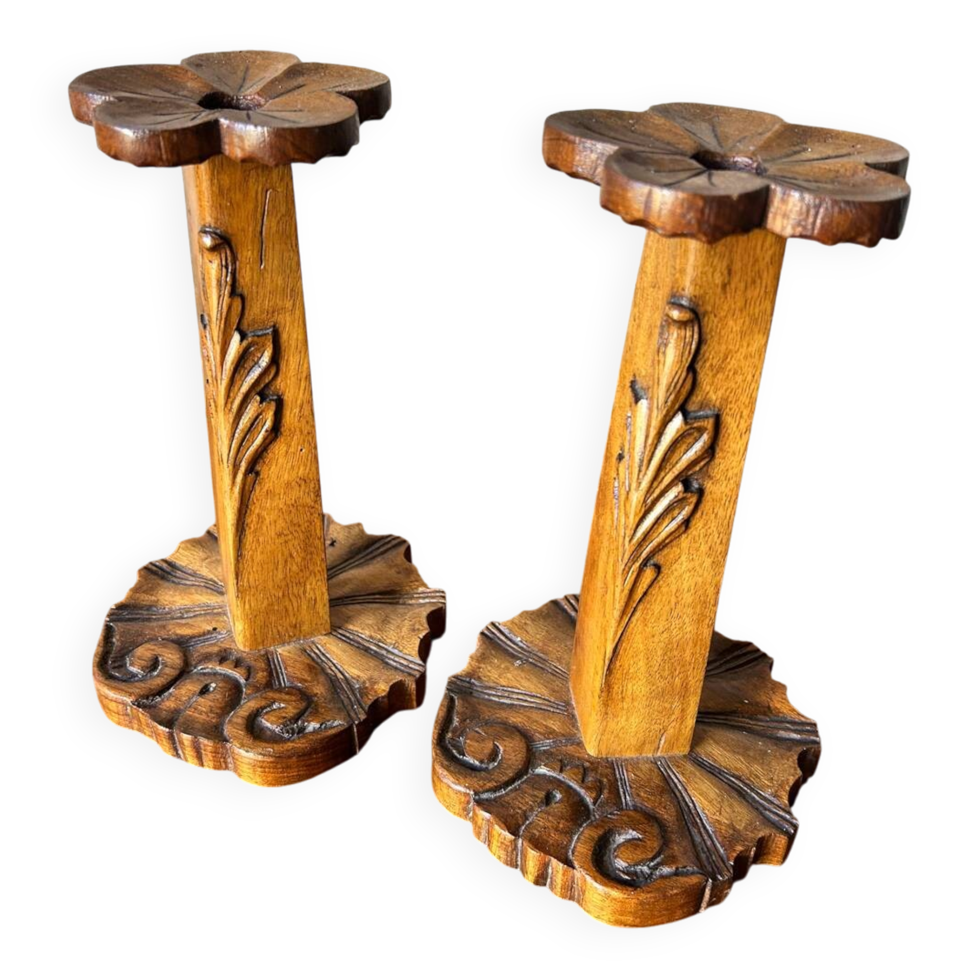 Paire de bougeoirs vintage en bois sculpté –