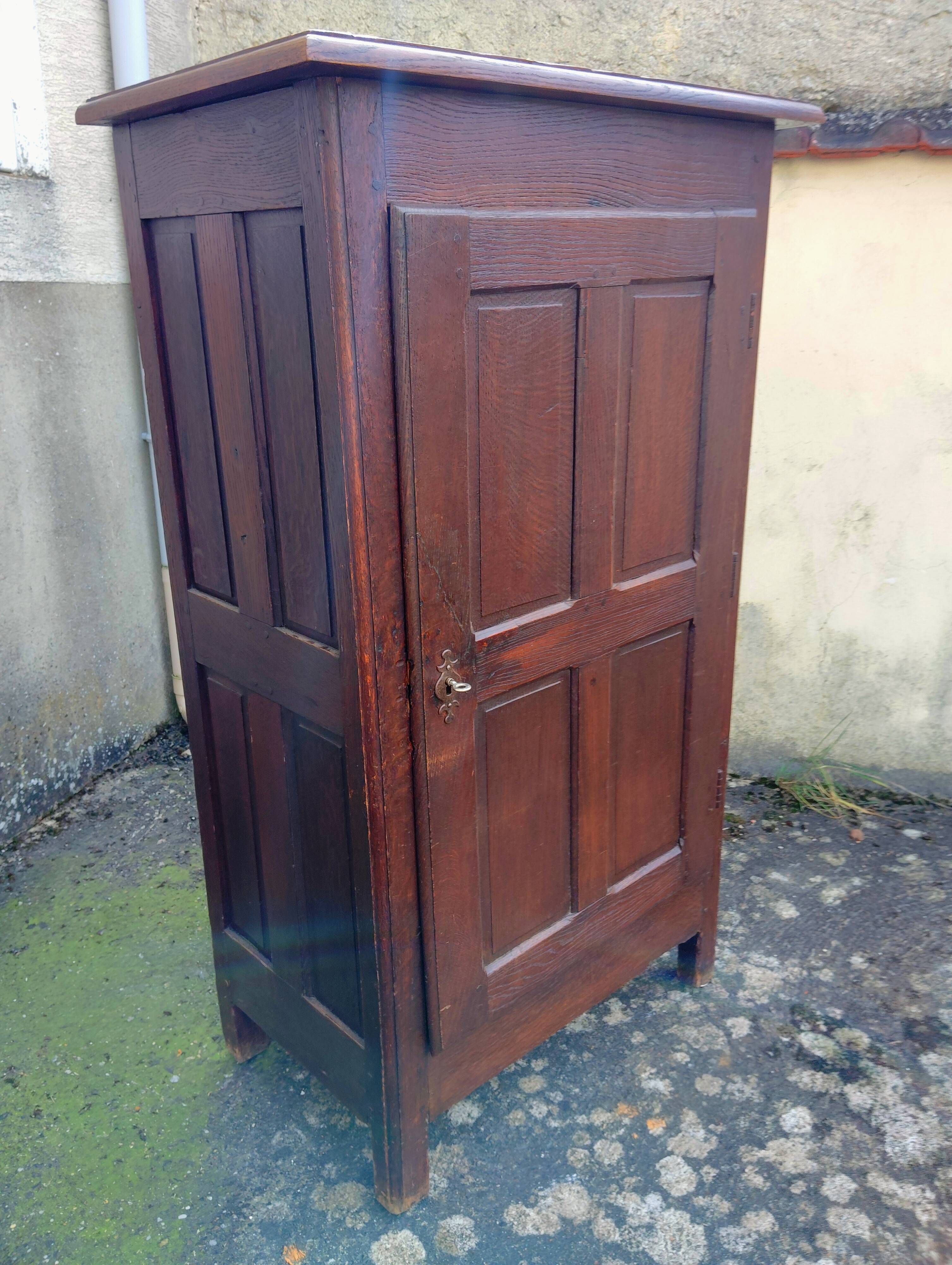 Hosiery cabinet
