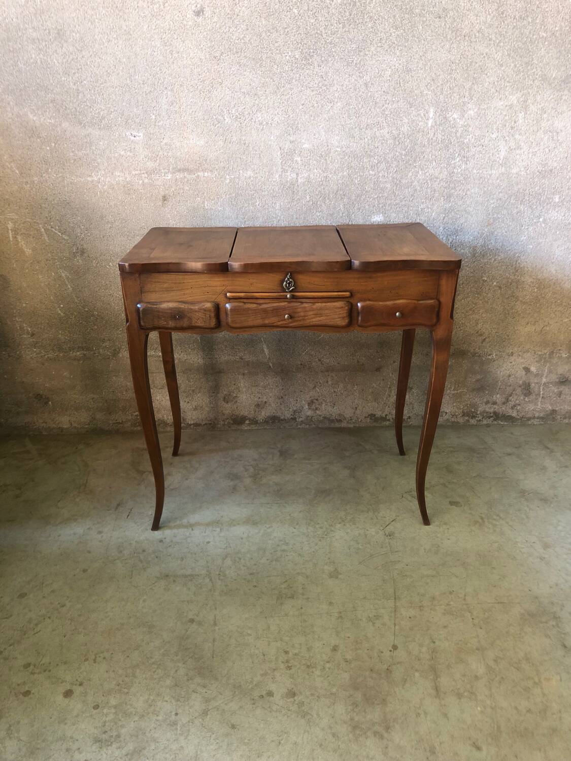 Former dressing table