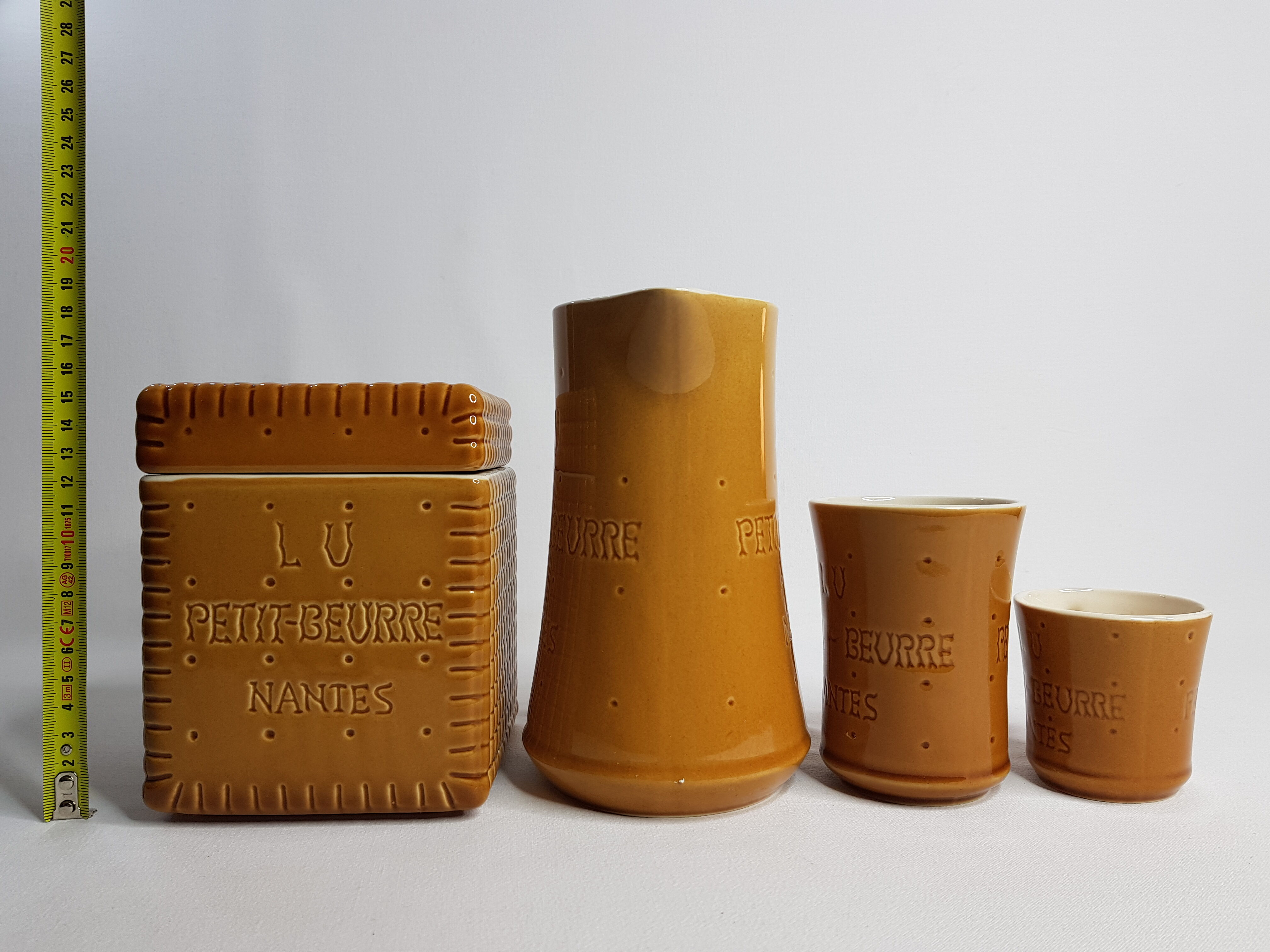"Lu" full breakfast service, enamelled ceramic, Clouet editions, Nantes