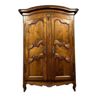 Armoire Louis XV Charolaise en noyer massif d'époque XVIII siècle