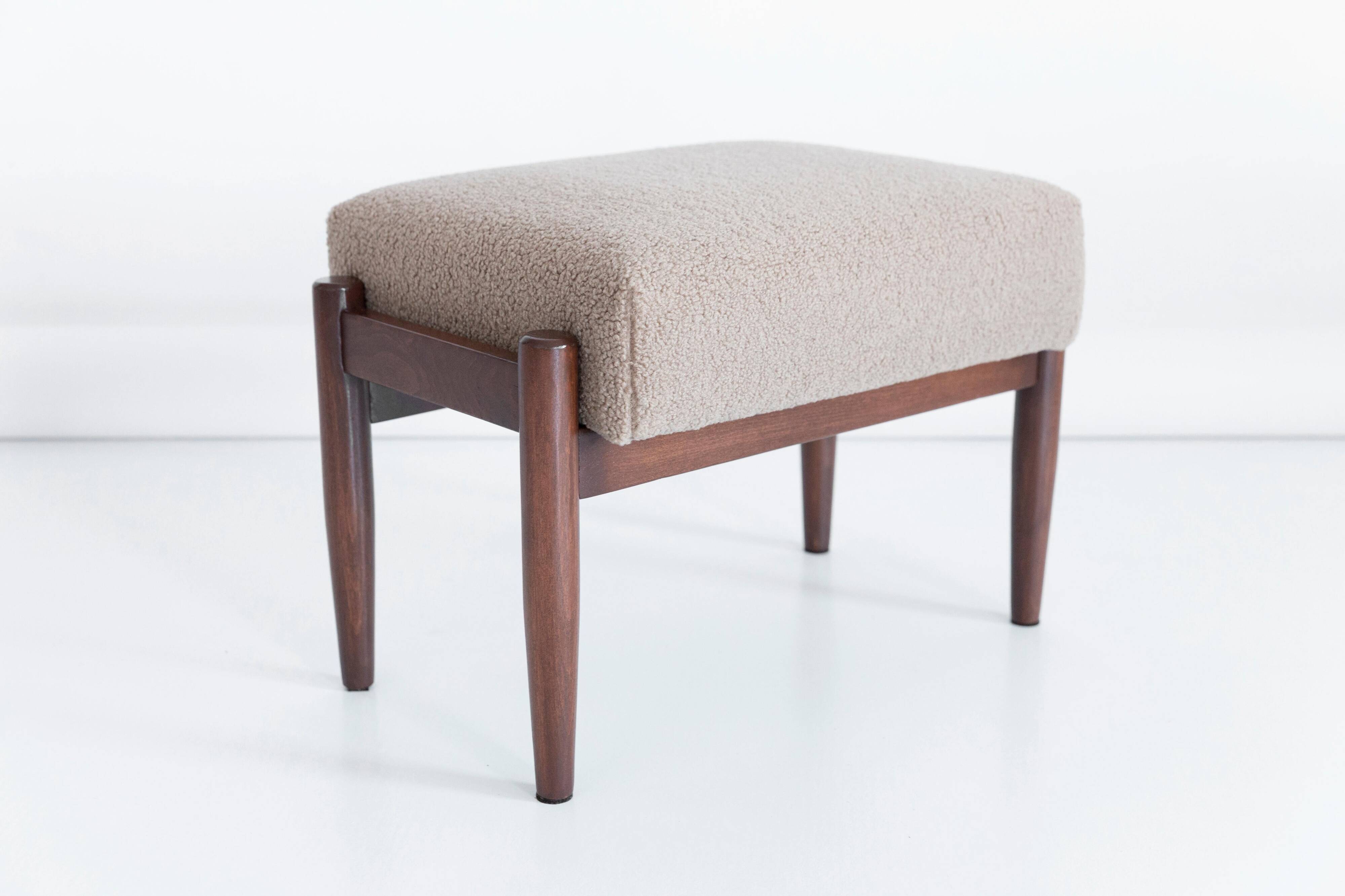 Set of two vintage camel bouclé stools, Edmund Homa, 1960s.