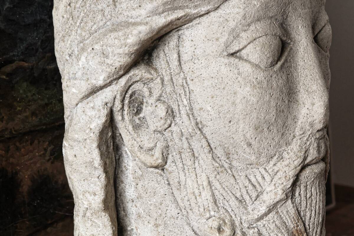 Ancienne tête de Christ de Vézelay en pierre reconstituée