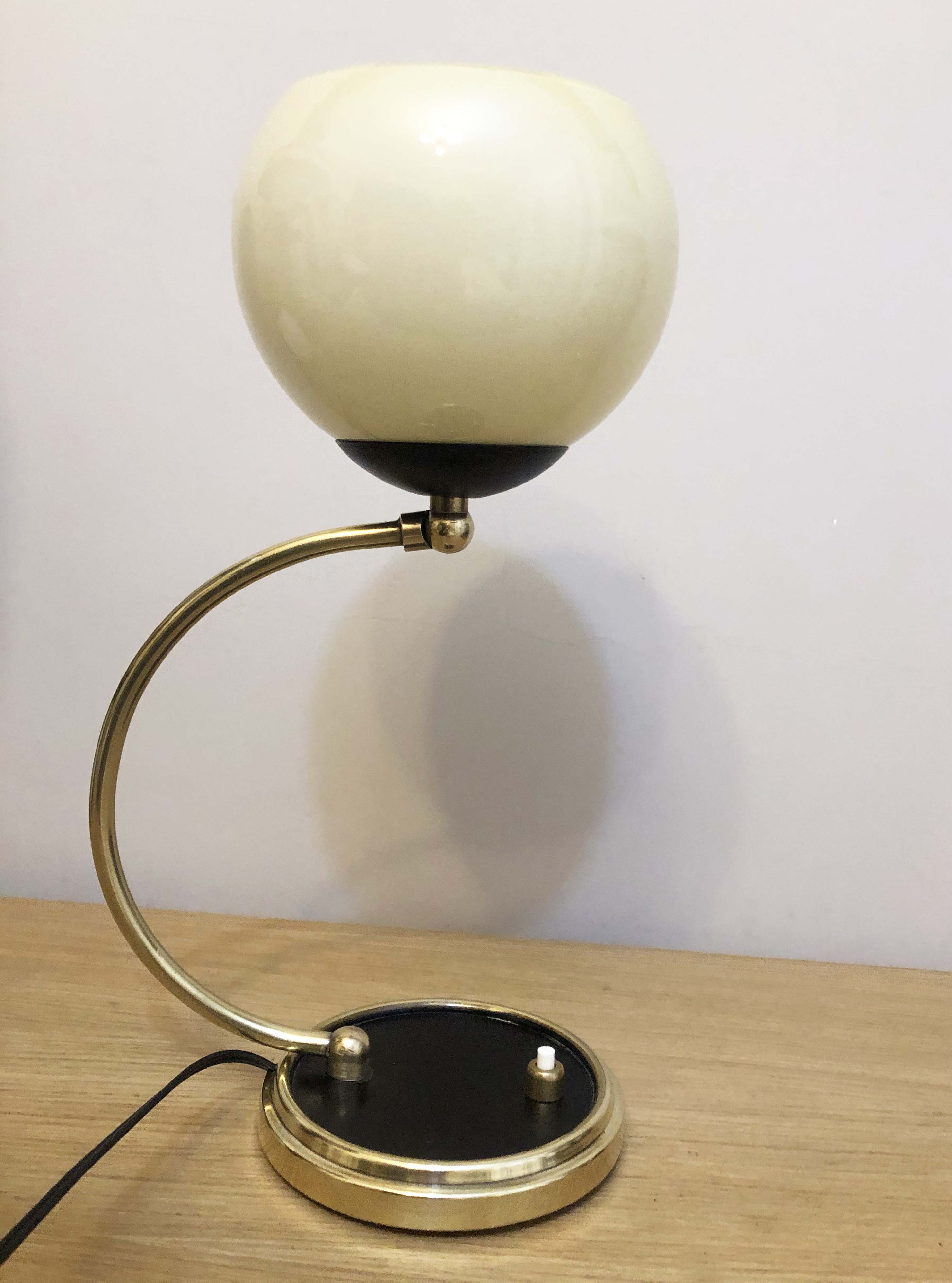 Old lamp articulated with opaline